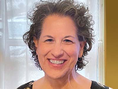 Sharon Spencer headshot.
