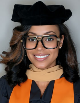 Reacy Ellis headshot