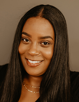 Nandi Holmes headshot